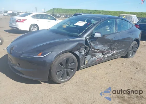 2024 Tesla Model 3 Long Range Dual Motor All-Wheel Drive/Rear-Wheel Drive z USA, uszkodzony, nr VIN 5YJ3E1EA4RF735911